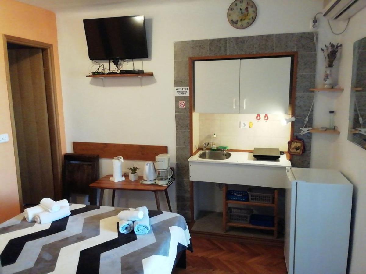 Apartment Agava Miholascica エクステリア 写真
