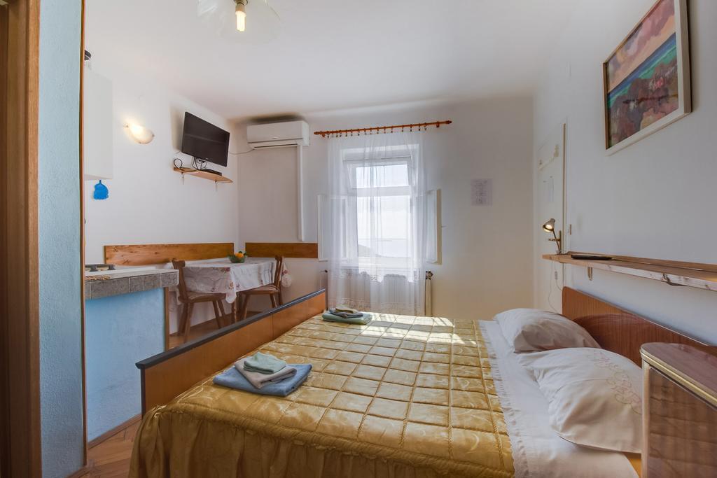 Apartment Agava Miholascica エクステリア 写真